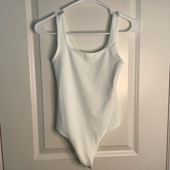 Abercrombie & Fitch Tops - NWT New Abercrombie & fintech bodysuit, white color, Size XS